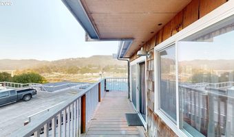 222 DEL NORTE Ln 8, Brookings, OR 97415