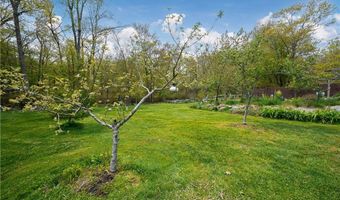 20 Oak Hill Dr, Exeter, RI 02822