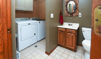 508 Rosemary Ln, Anamosa, IA 52205