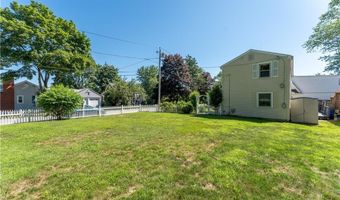 88 General Hawkins Dr, Warwick, RI 02888