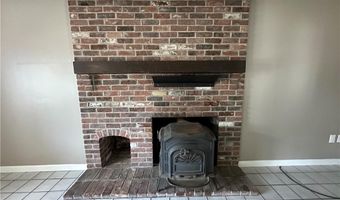 39 Gorham Ave, Warwick, RI 02886