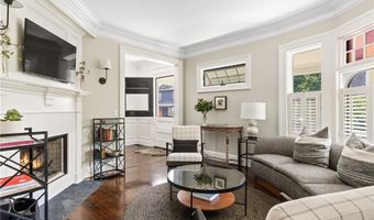 12 Bliss Rd, Newport, RI 02840