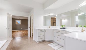 20870 YOSEMITE St NE, Aurora, OR 97002