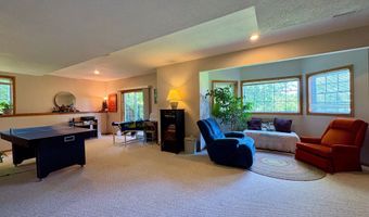 6701 Three Lakes Pkwy, Des Moines, IA 50320