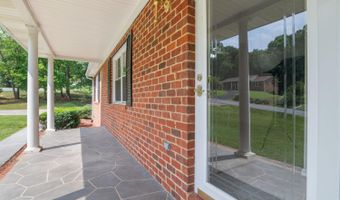 53 Woodlake Cir, Altavista, VA 24517