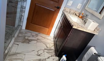 2445 S KENWOOD St, Arlington, VA 22206