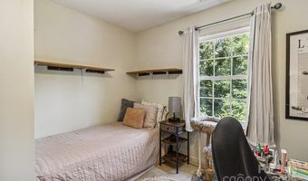 2 Westminster Dr, Asheville, NC 28804