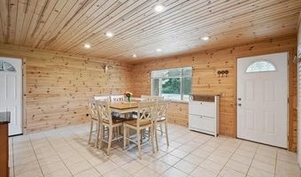 583 Market St, Algonac, MI 48001