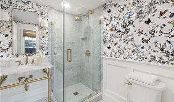 23 Mt. Vernon St, Newport, RI 02840