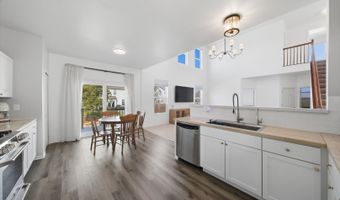 510 Golden Valley Ln, Algonquin, IL 60102
