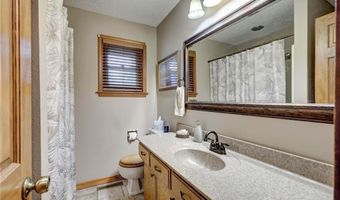 3050 Gaineswood Ave, Baxter Springs, KS 66713