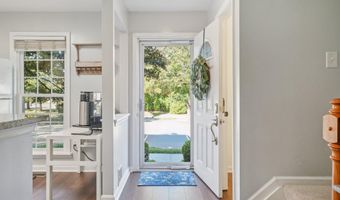 6575 OLD CARRIAGE Dr, Alexandria, VA 22315