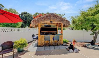 5 Trotter Ter, Belford, NJ 07718