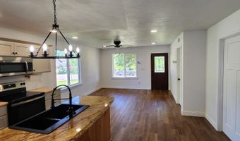 604 Marvin Ave, Ava, MO 65608