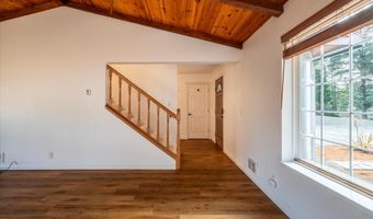 1057 4th St SE, Bandon, OR 97411