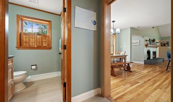 43 Darling Parke Dr, Bangor, ME 04401