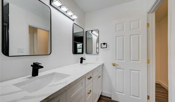 571 Greenbriar Townhouse Way, Las Vegas, NV 89121
