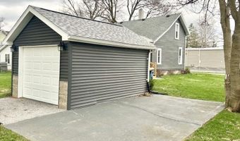 1411 S VanBuren St, Auburn, IN 46706