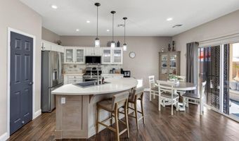10661 Shelter Hill Ct, Las Vegas, NV 89129