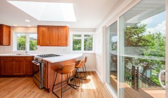 100 N Lake Shore Dr, Brookfield, CT 06804