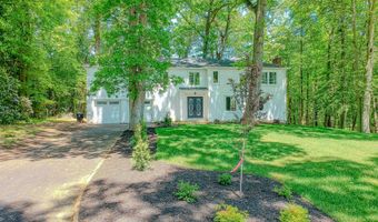 58 Fish Hawk Dr, Middletown, NJ 07748