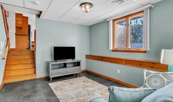 114 S West St, Agawam, MA 01030