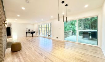 17821 POND Rd, Ashton, MD 20861