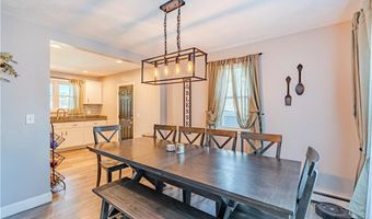 3 Hilltop St, Johnston, RI 02919