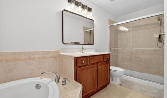 34 MARINA Dr, Bayonne, NJ 07002