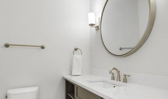 5 S Windsor Dr, Arlington Heights, IL 60004