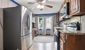 103 W KING St, Abbottstown, PA 17301