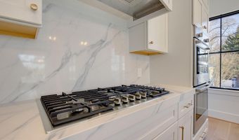 45 A E LAKE Dr, Annapolis, MD 21403