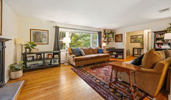 44 Williamsburg Dr, Cheshire, CT 06410