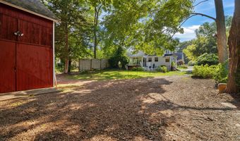 24 Liberty St, Clinton, CT 06413