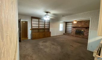 1007 Julian Ave, Albertville, AL 35976
