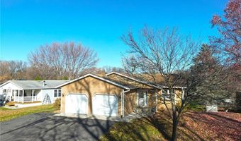 210 Knollwood St W, Annandale, MN 55302