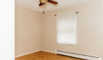 16 Ward Ave, Middletown, RI 02842