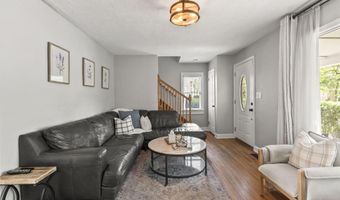 922 Palmer Rd, Columbus, OH 43212