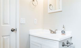 7 Claypole Ln, Bella Vista, AR 72715