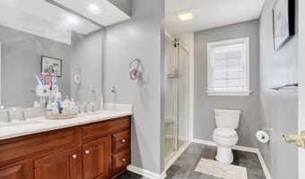 65 ANGELA Ln, York, PA 17402