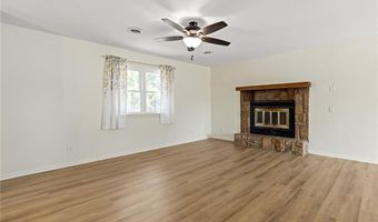 9 Oriole Dr, Agency, MO 64401