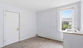 13 Cottage St, Bayonne, NJ 07002
