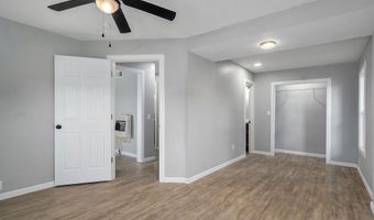 12 E Hawthorne St, Aurora, MO 65605
