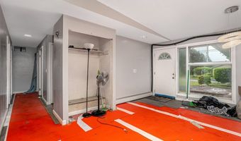 61 Barry Rd, Worcester, MA 01609