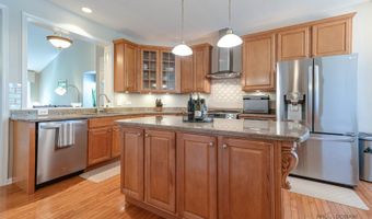 2 Tiverton Ct, Algonquin, IL 60102