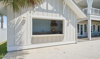 1009 Fiji Dr, Rockport, TX 78382