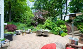 5691 Forest Gln SE, Ada, MI 49301