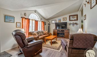 12 Avis St, Absarokee, MT 59001