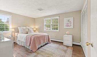 3 Hickory Ln, Andover, MA 01810