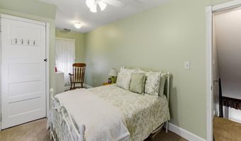 128 READING Ave, Barrington, NJ 08007